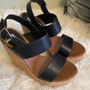 Steve Madden black wedges